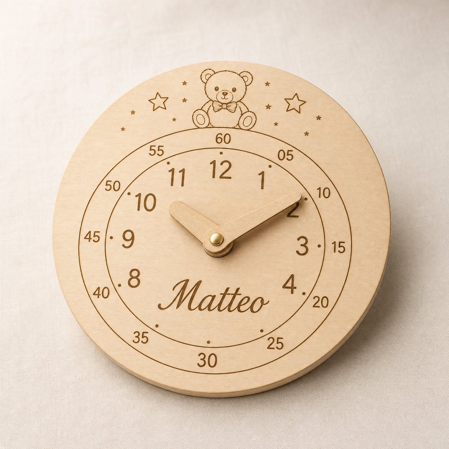 Orologio didattico in legno con le ore all interno, i minuti all esterno e due lancette da girare