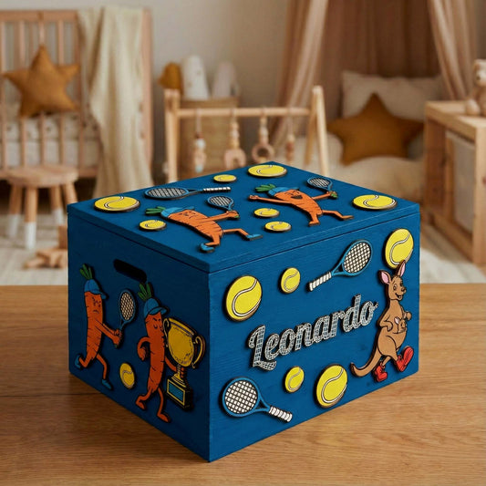 Baule per giochi personalizzato blu con decorazioni tennis e nome Leonardo, contenitore giocattoli per bambini.