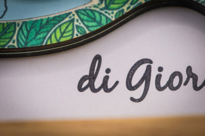 Quadretto nascita personalizzato: nome bambino, data nascita, luogo, altezza e peso. Realizzato in legno, carta e colori atossici, appendibile a muro.