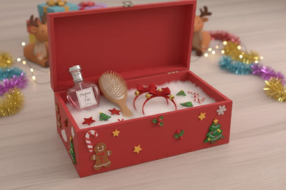 Scatola dei ricordi personalizzata edizione Natalizia 2025. Sono presenti decorazioni natalizie originali disegnate e realizzate dai nostri artigiani Bimbi Unici.