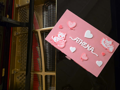 Scatola dei ricordi personalizzata tema gattini con nome Athena vista dall’alto, idea regalo nascita originale