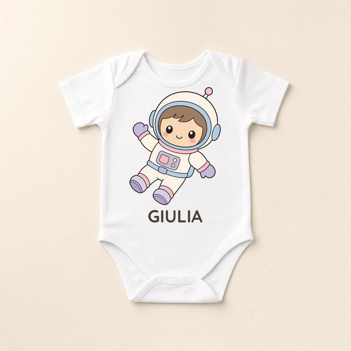 Body bianco disteso con l'astronauta kawaii e il nome Leonardo