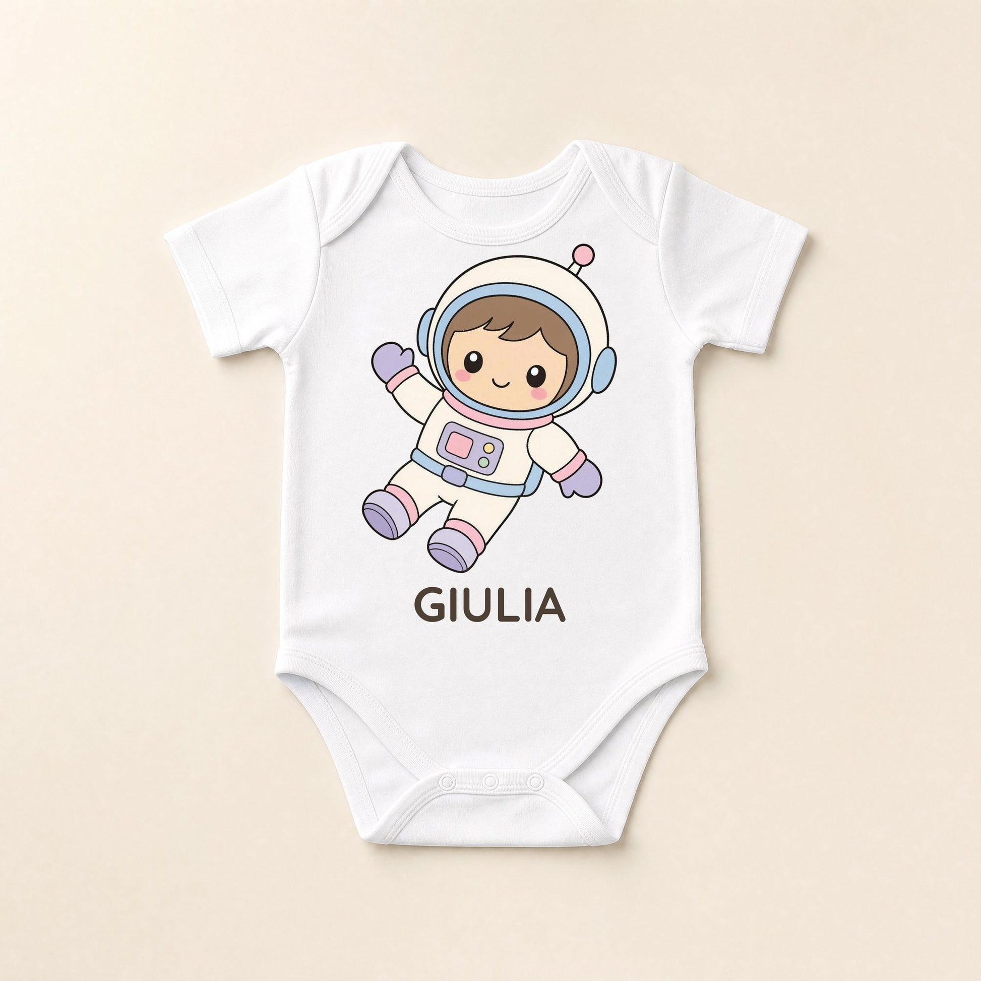 Body bianco disteso con l'astronauta kawaii e il nome Leonardo