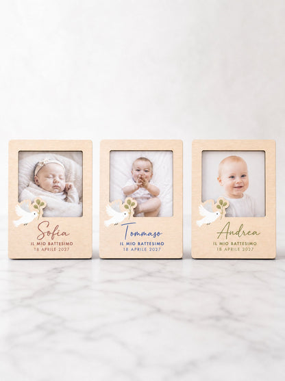 Tre portafoto battesimo affiancati: Sofia rosa, Tommaso azzurro e Andrea verde salvia, personalizzati col nome