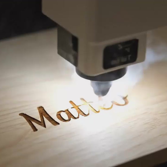 Video promozionale che mostra la lavorazione laser della scatola dei ricordi.