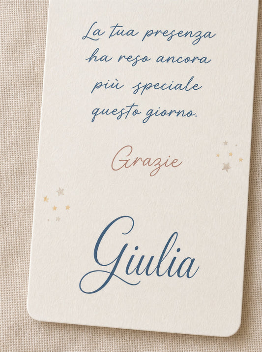 Dettaglio della frase di ringraziamento personalizzata con il nome Giulia sul segnalibro battesimo